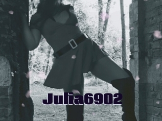 Julia6902