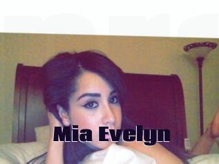 Mia_Evelyn