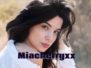 Miacherryxx