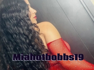 Miahotbobbs19